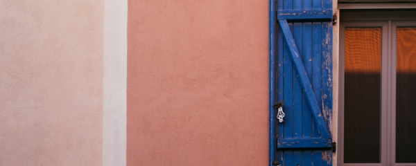 quelle couleur de volets pour maison beige