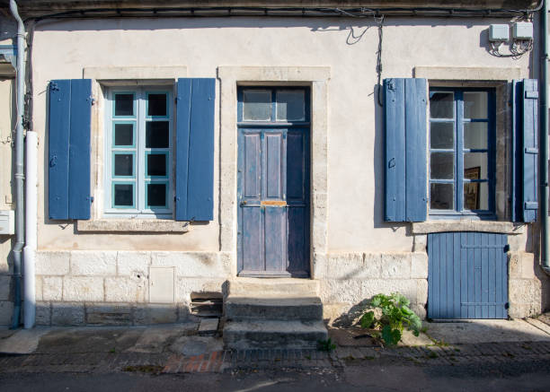 Quelle Couleur De Volets Pour Une Maison Beige Tendances de couleurs de volets pour une maison beige